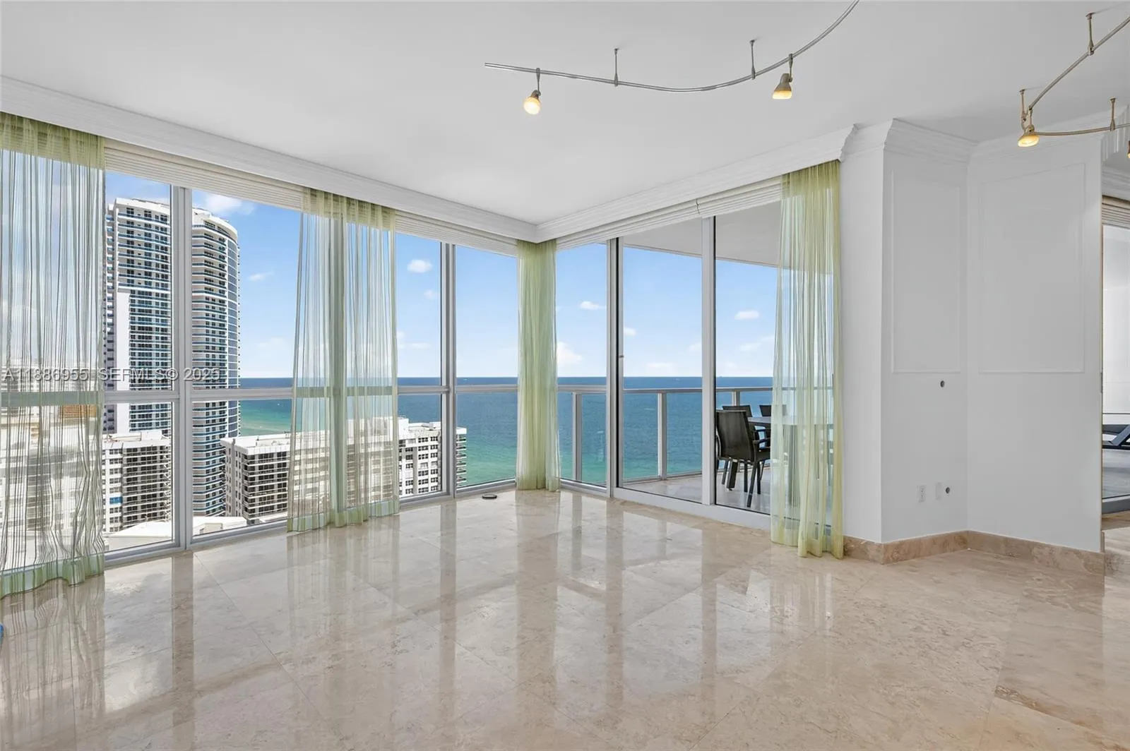 Vendido 3101 S Ocean Drive 2403, Hollywood, FL 33019, Hollywood, FL 33019