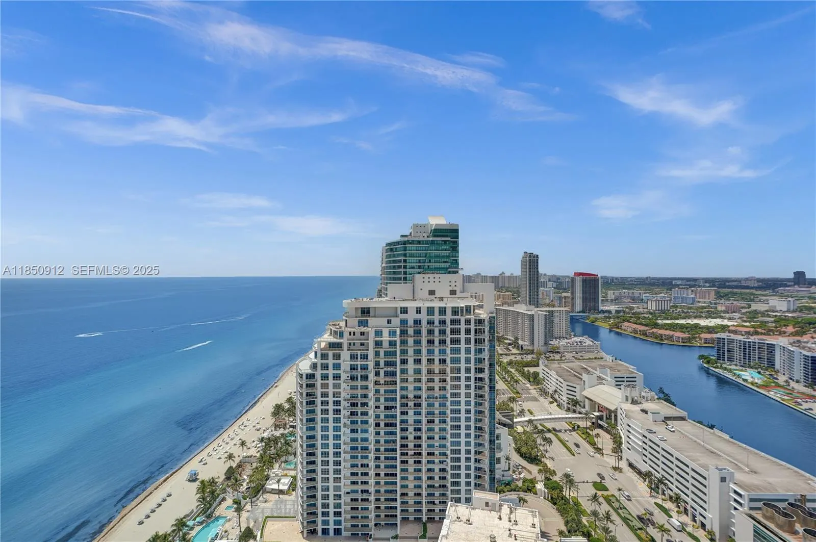 Foto de propiedad en 3101 S Ocean Drive 3506, Hollywood, FL 33019 Hollywood con MLS# 