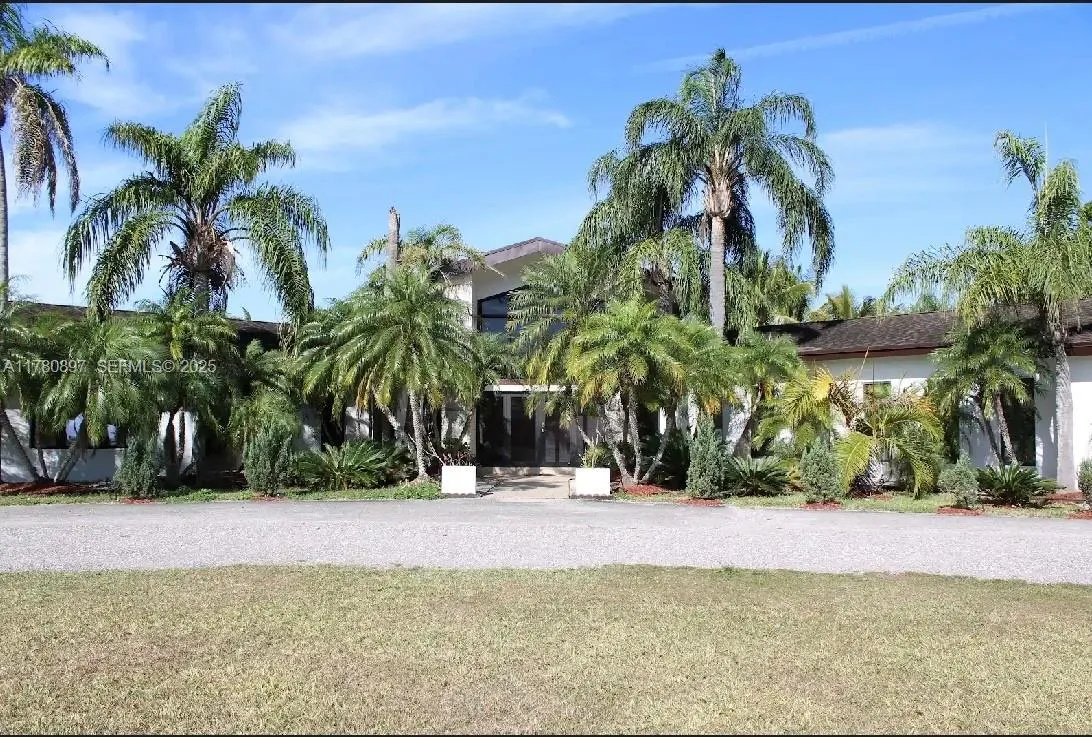 Foto de propiedad en 31050 SW 193rd Avenue, Homestead, FL 33030 Homestead con MLS# 