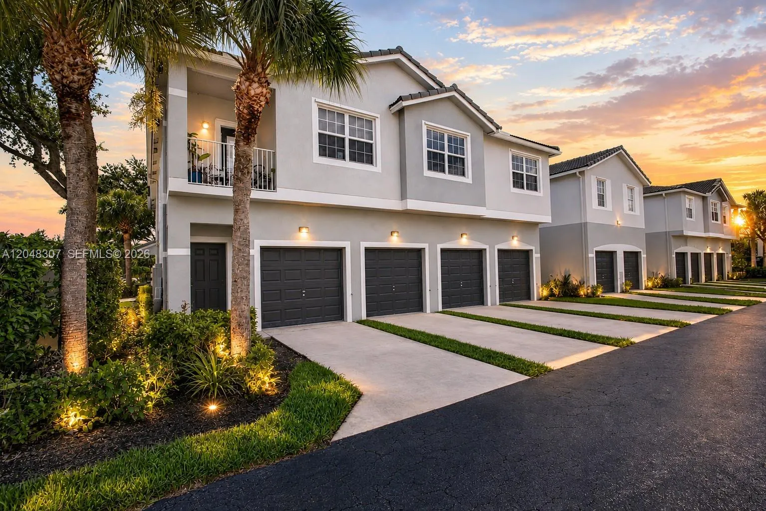 Foto de propiedad en 3107 Grandiflora Drive, Greenacres, FL 33467 Greenacres con MLS# 