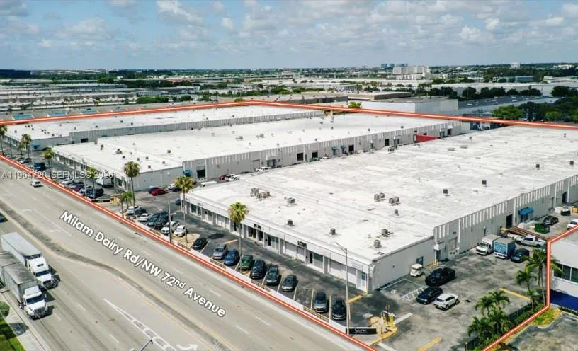 Foto de propiedad en 3108 NW 72nd Avenue, Miami, FL 33122 Miami con MLS# 