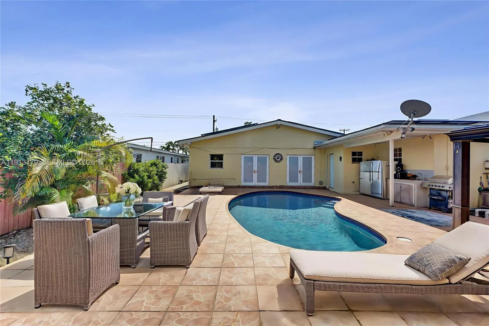 Foto de propiedad en 311 E 51st Street, Hialeah, FL 33013 Hialeah con MLS# 
