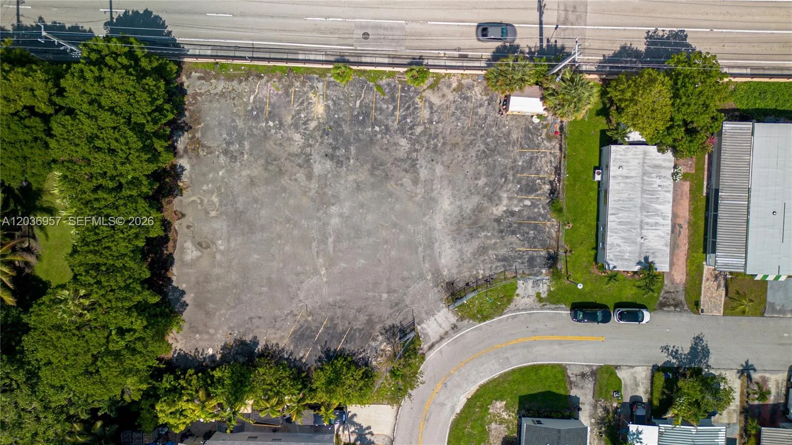 Foto de propiedad en 311 NW 135th Way, Plantation, FL 33325 Plantation con MLS# 