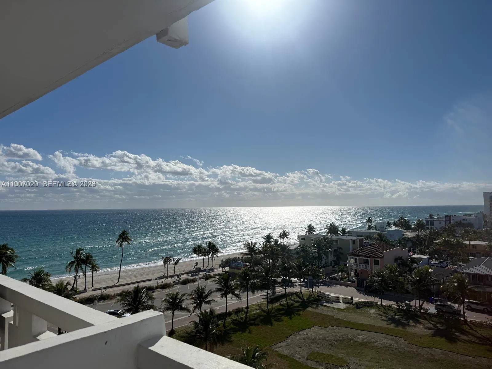 Foto de propiedad en 3111 N Ocean Drive 811, Hollywood, FL 33019 Hollywood con MLS# 