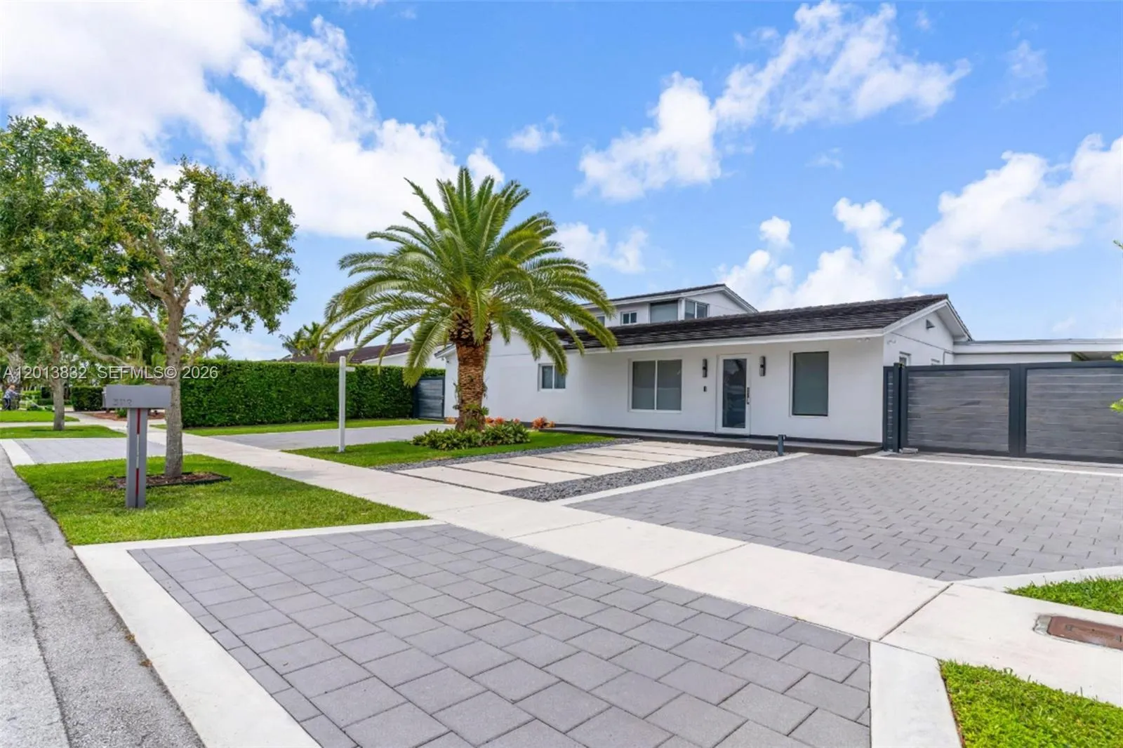 Vendido 3112 Village Green Drive, Miami, FL 33175, Miami, FL 33175