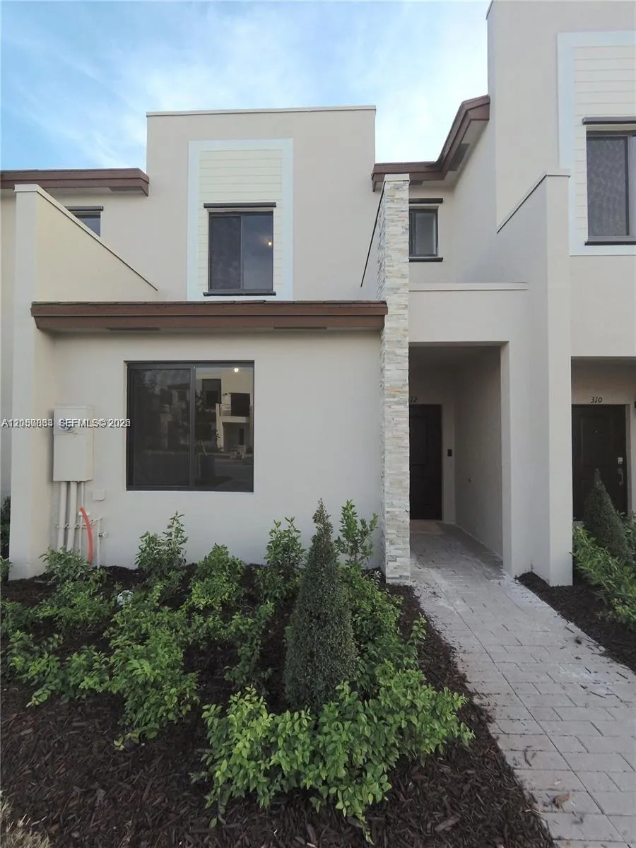En Renta 312 NE 208th Terrace 312, Miami, FL 33179, Miami, FL 33179