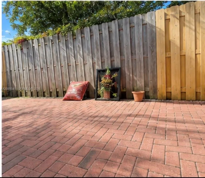 En Venta 312 NE 3rd Street, Hallandale Beach, FL 33009, Hallandale Beach, FL 33009