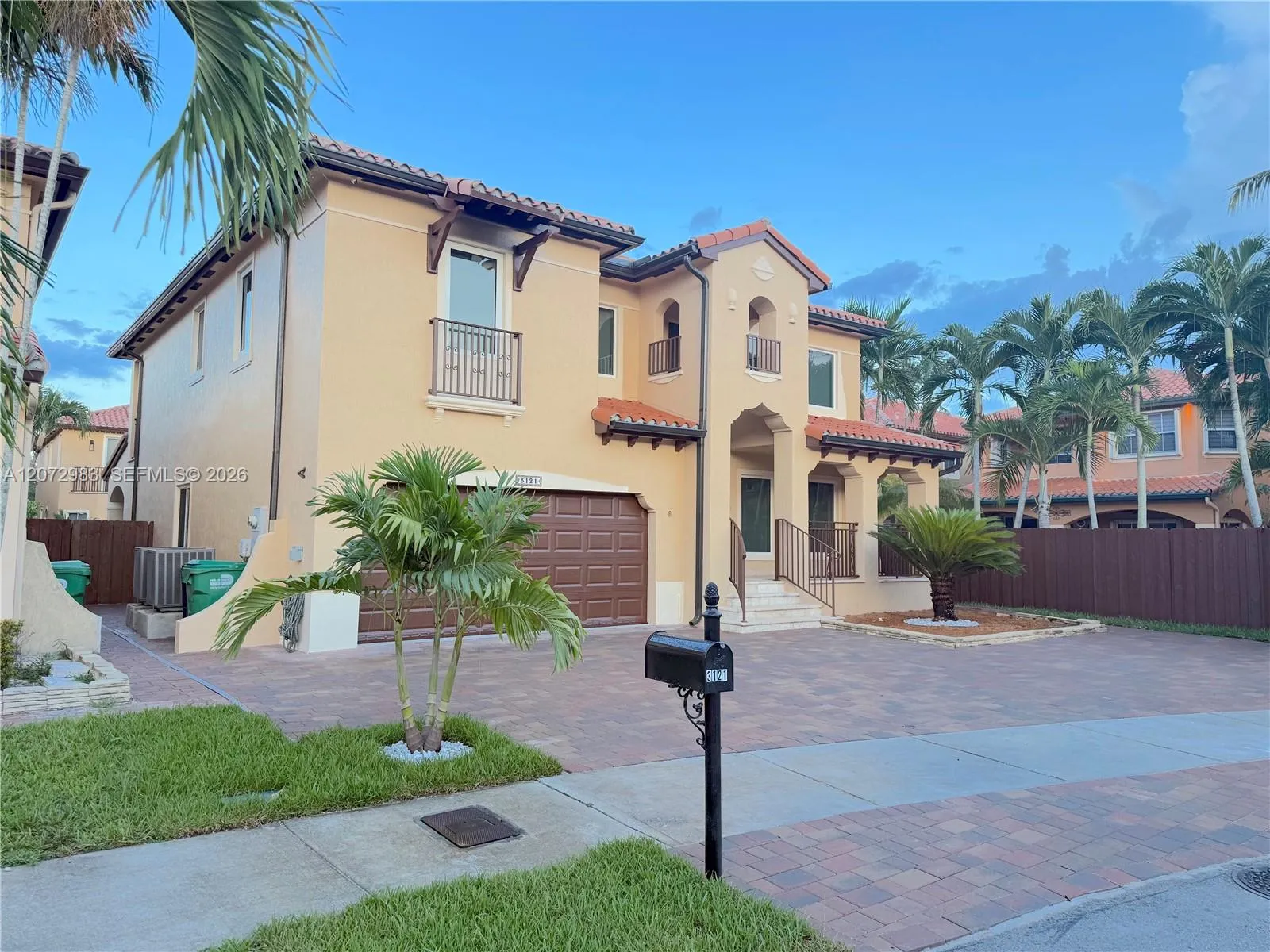 Foto de propiedad en 3121 SW 156th Avenue, Miami, FL 33185 Miami con MLS# 