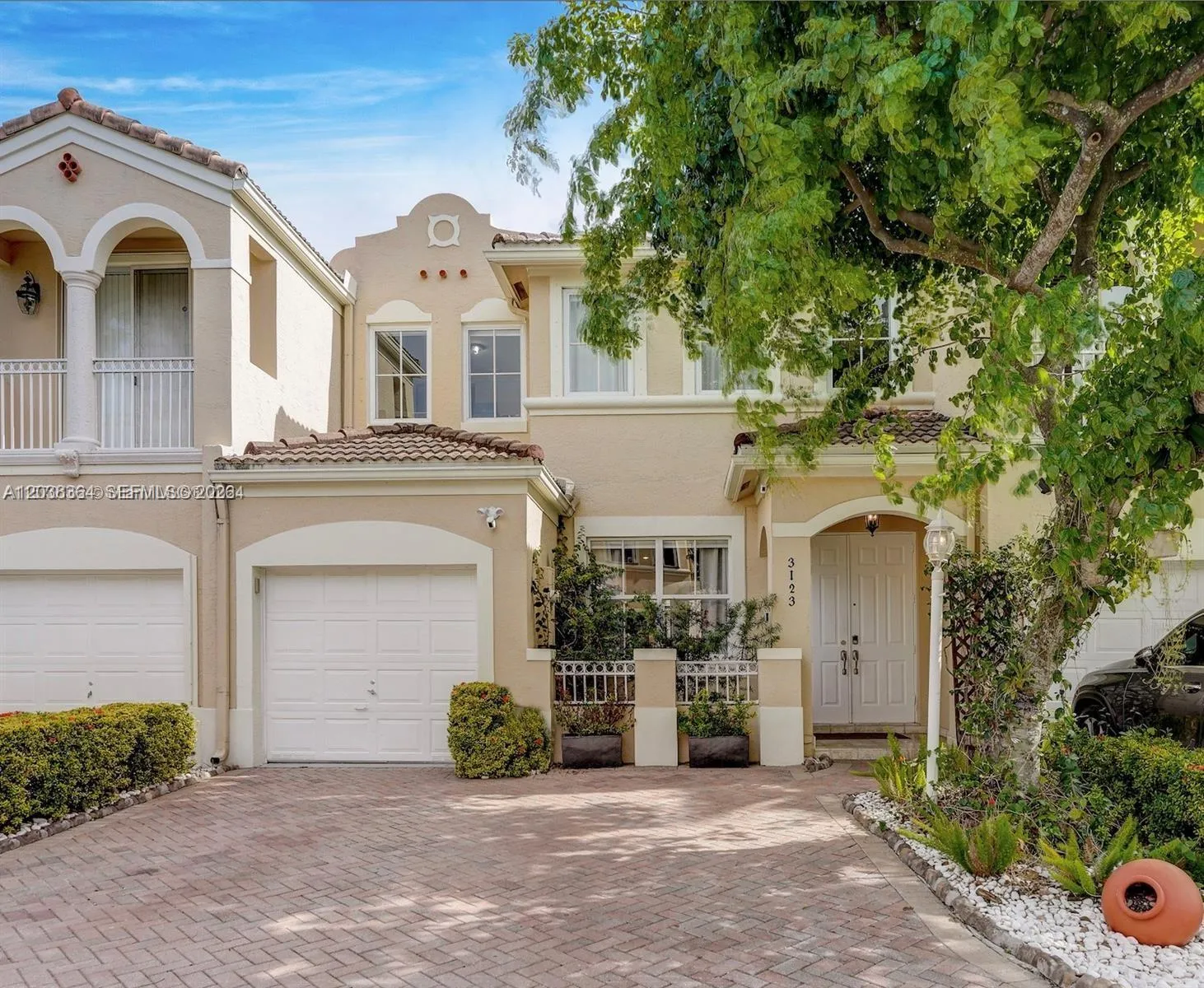 Foto de propiedad en 3123 NW 101st Place 3123, Doral, FL 33172 Doral con MLS# 