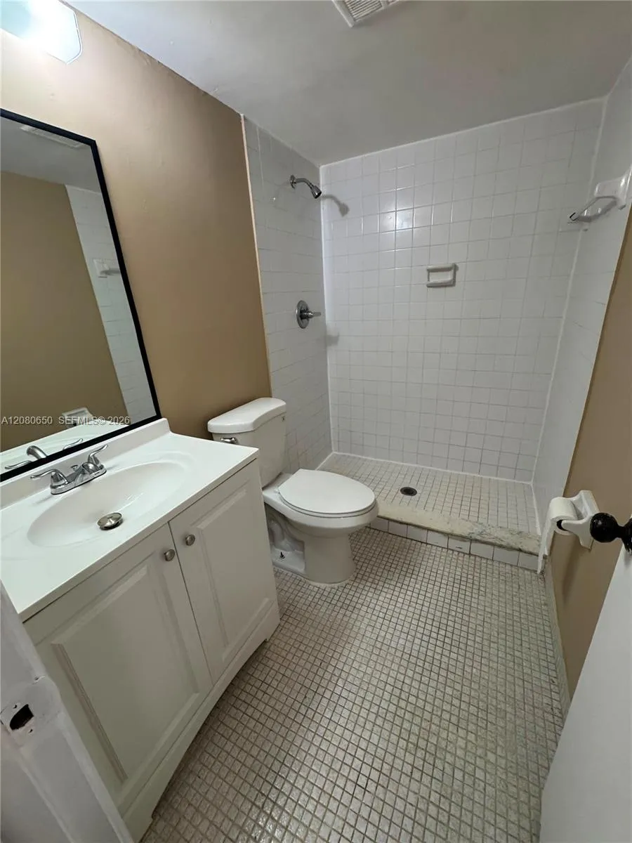 En Venta 3129 Oakland Shores Drive A109, Oakland Park, FL 33309, Oakland Park, FL 33309