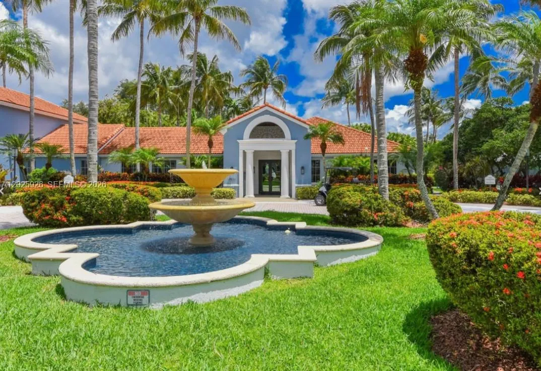 Foto de propiedad en 3131 Clint Moore Road 107, Boca Raton, FL 33496 Boca Raton con MLS# 