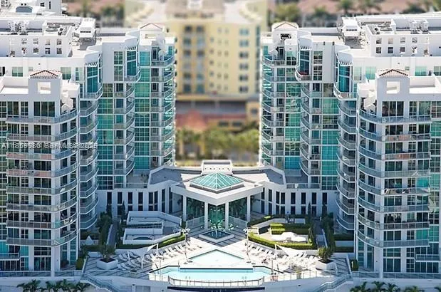Foto de propiedad en 3131 NE 188th Street 1-609, Aventura, FL 33180 Aventura con MLS# 