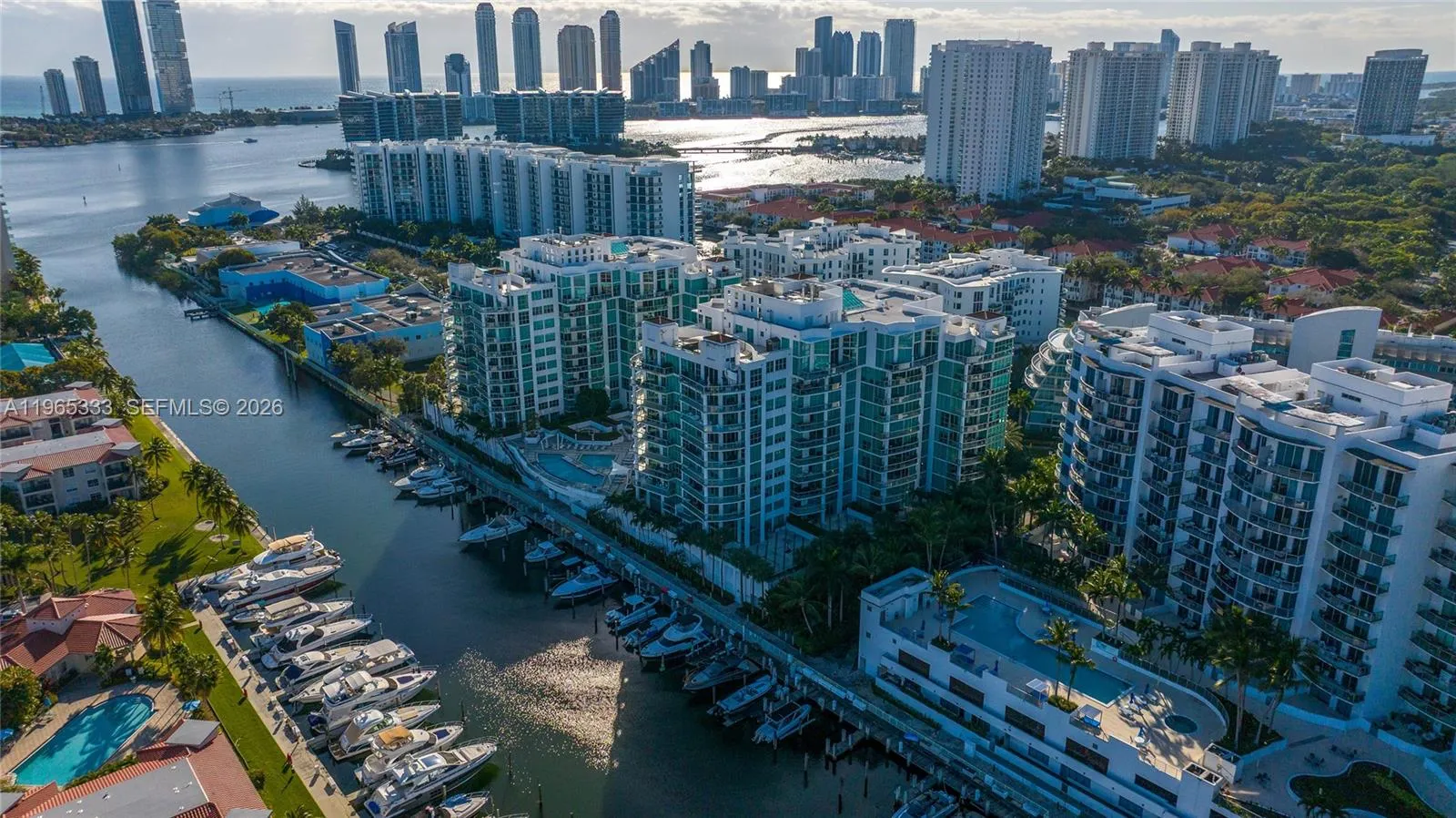 Foto de propiedad en 3131 NE 188th Street 2-1107, Aventura, FL 33180 Aventura con MLS# 