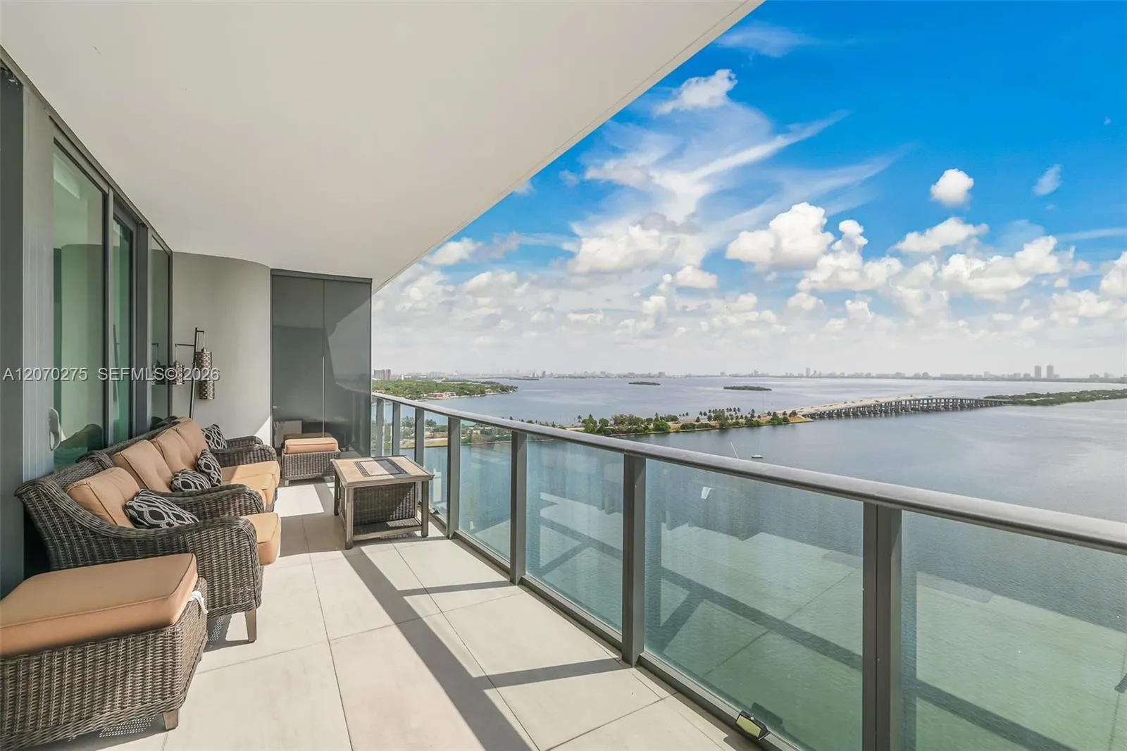 Foto de propiedad en 3131 NE 7th Avenue 2003, Miami, FL 33137 Miami con MLS#