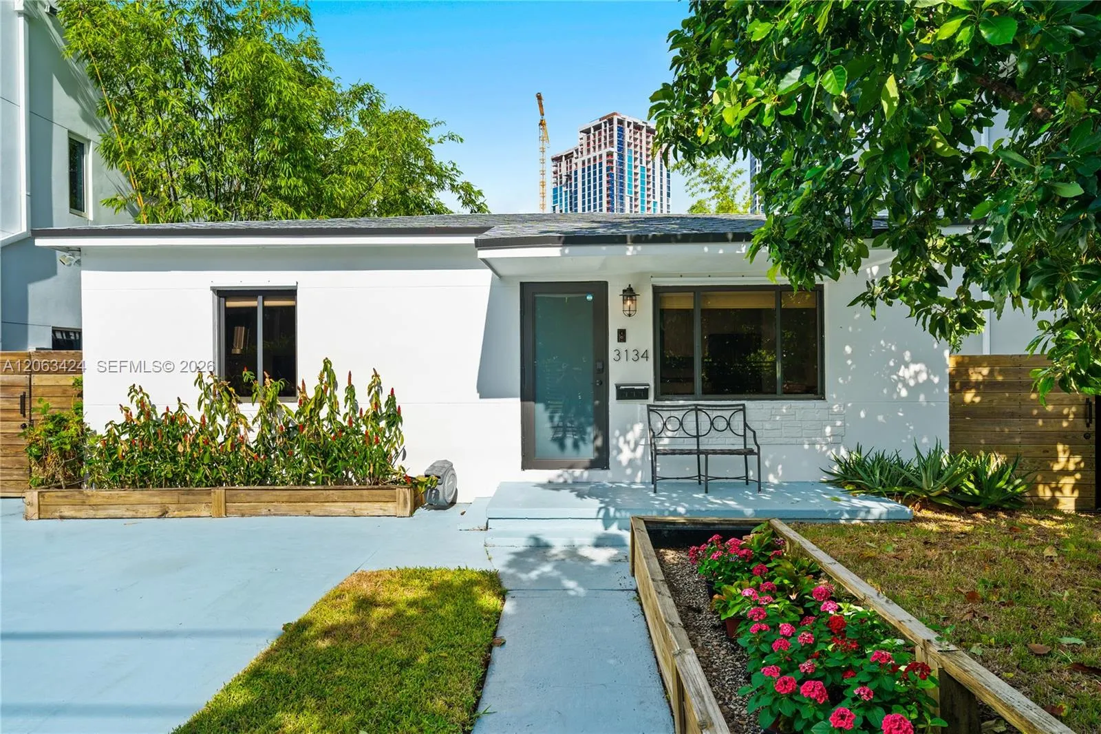 Foto de propiedad en 3134 Carter Street, Miami, FL 33133 Miami con MLS# 