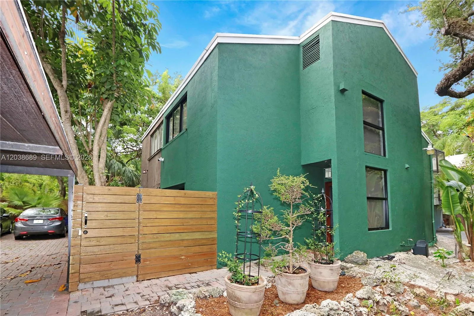 En Renta 3138 Mary Street 3138, Miami, FL 33133, Miami, FL 33133