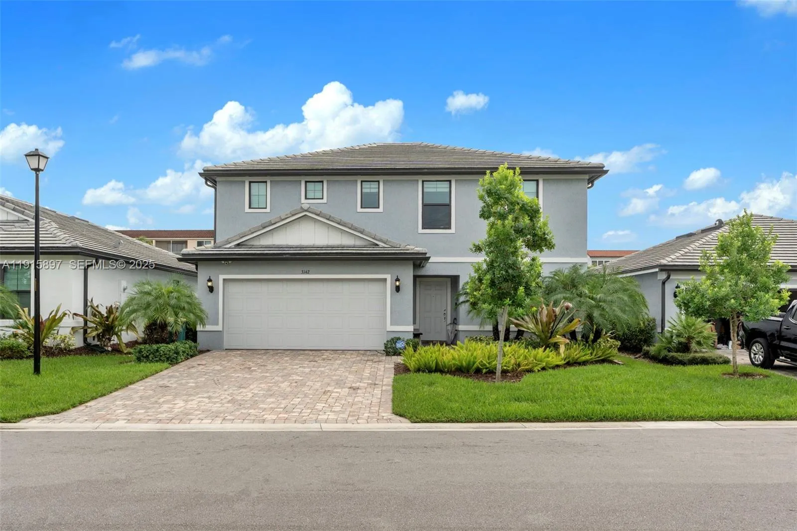 Foto de propiedad en 3142 Poinciana Street, Lauderdale Lakes, FL 33311 Lauderdale Lakes con MLS# 