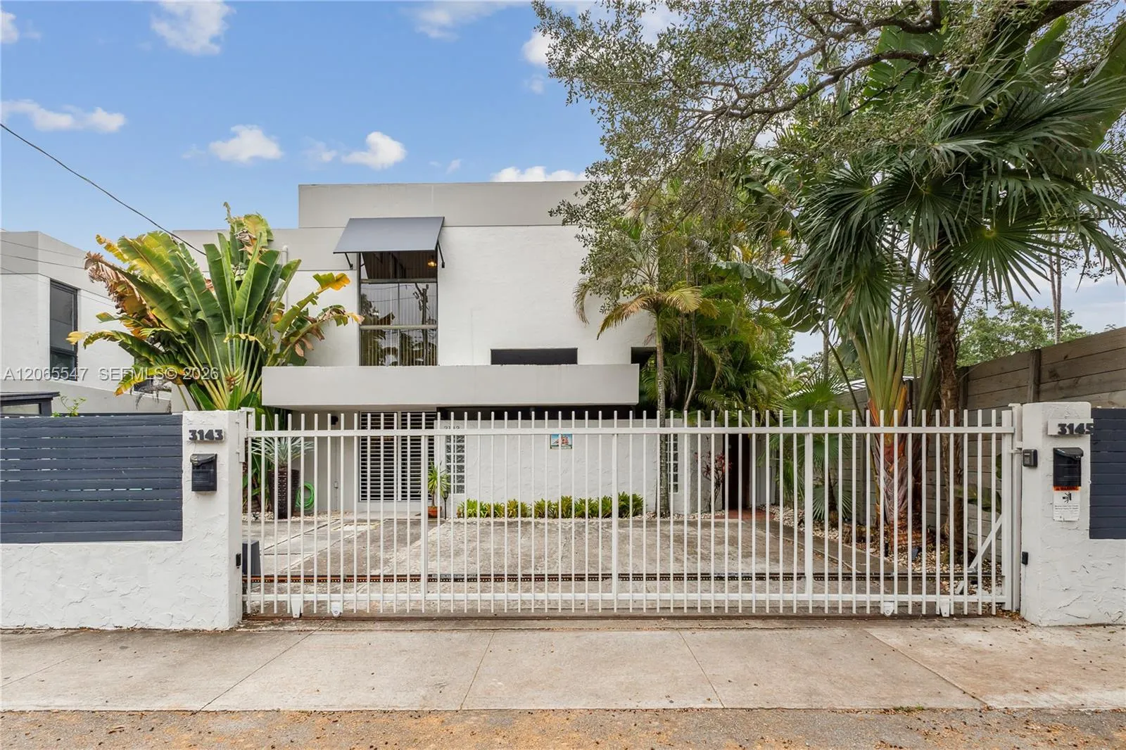 Foto de propiedad en 3143 Virginia Street 3, Coconut Grove, FL 33133 Coconut Grove con MLS# 