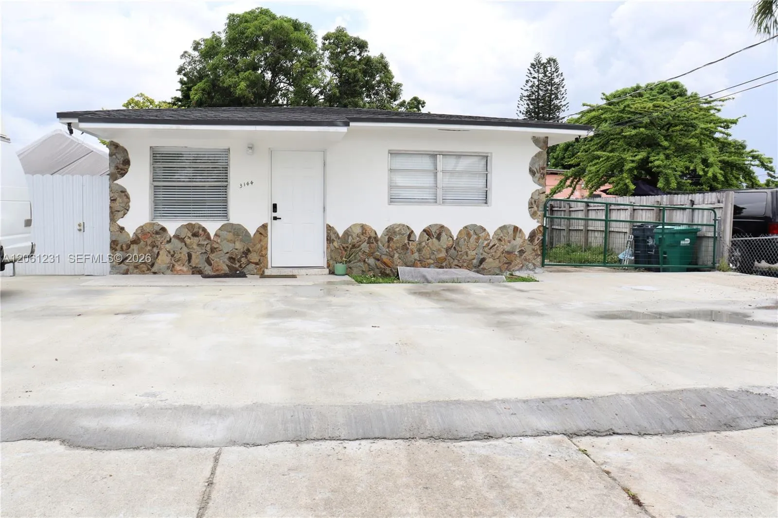 Foto de propiedad en 3144 NW 29th Street 1, Miami, FL 33142 Miami con MLS# 