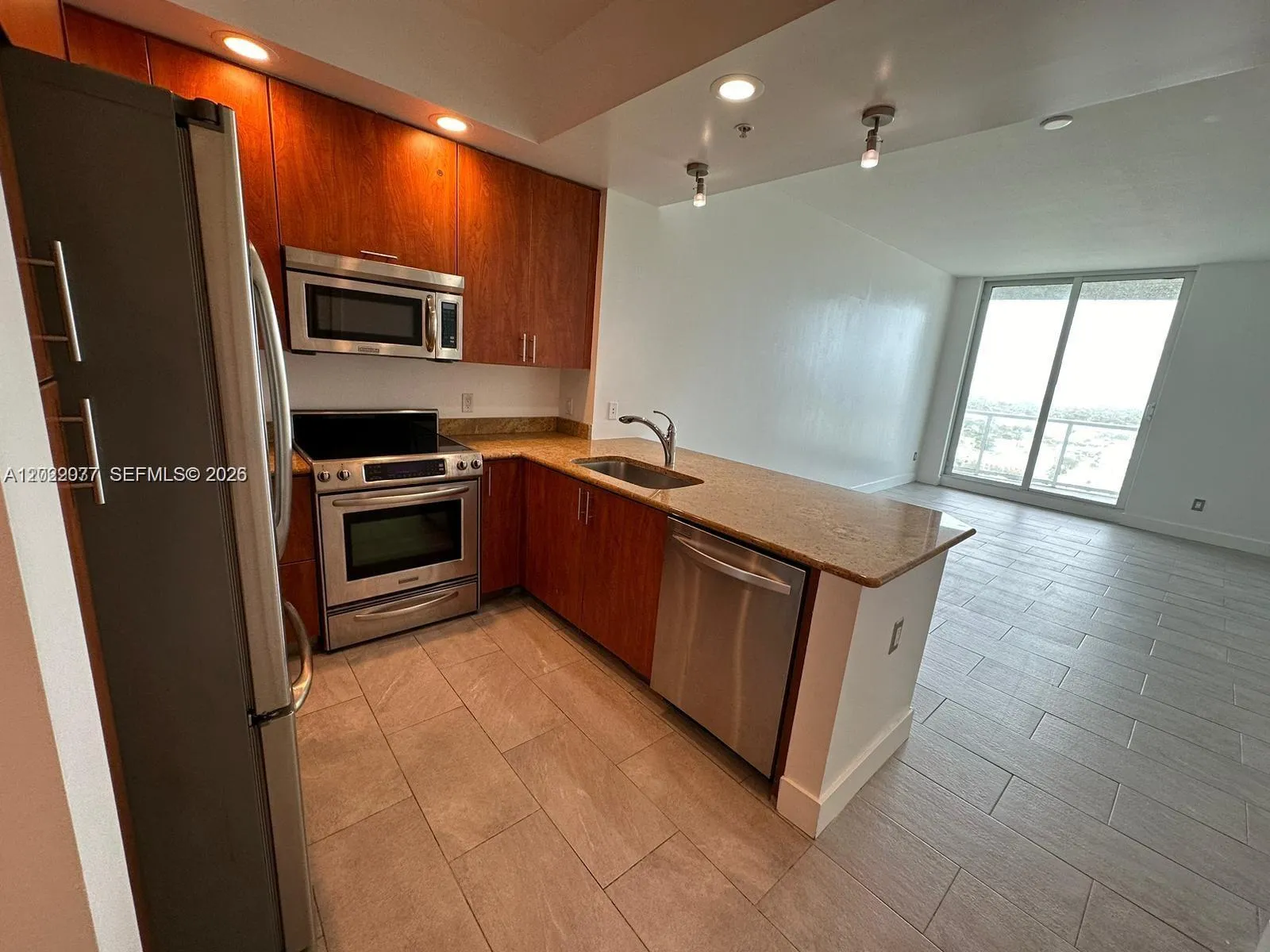 Foto de propiedad en 315 NE 3rd Avenue 2009, Fort Lauderdale, FL 33301 Fort Lauderdale con MLS# 