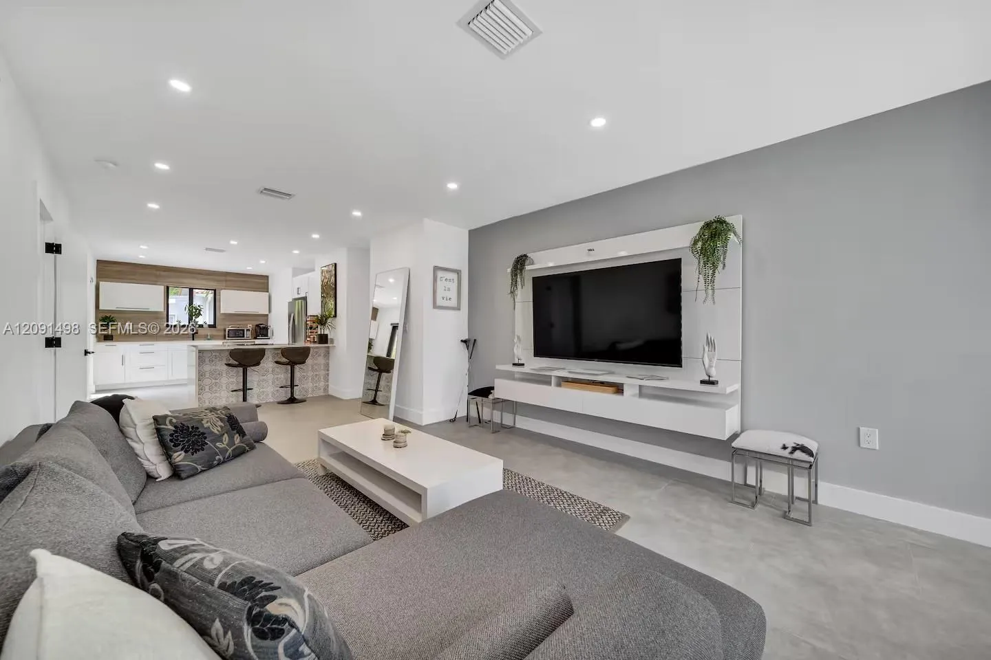 Foto de propiedad en 315 NW 40th Street, Miami, FL 33127 Miami con MLS# 