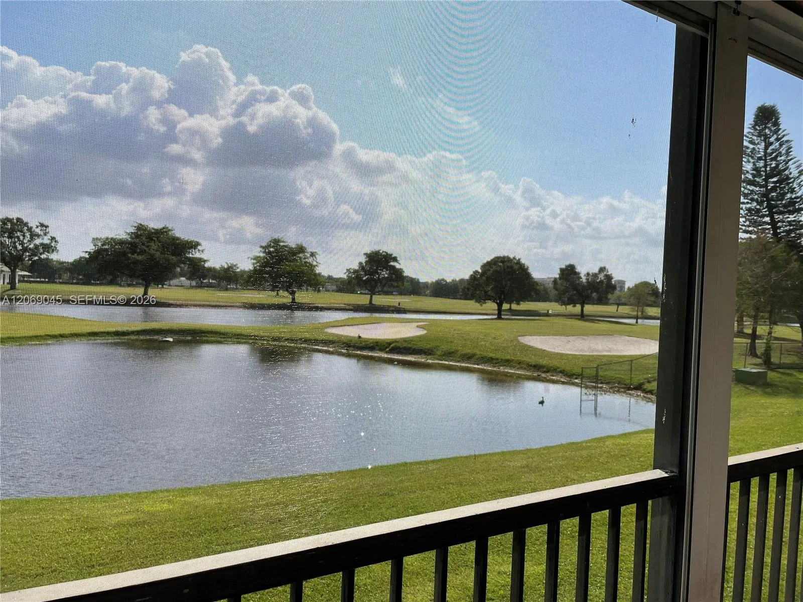 Foto de propiedad en 3150 W Rolling Hills Circle 201, Davie, FL 33328 Davie con MLS# 
