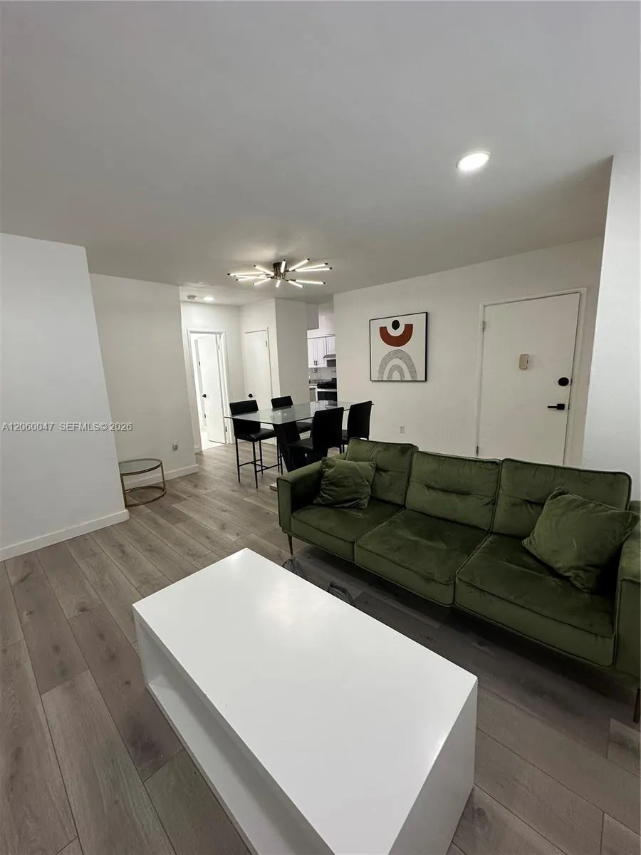 Foto de propiedad en 316 Surfside Boulevard 1, Surfside, FL 33154 Surfside con MLS# 