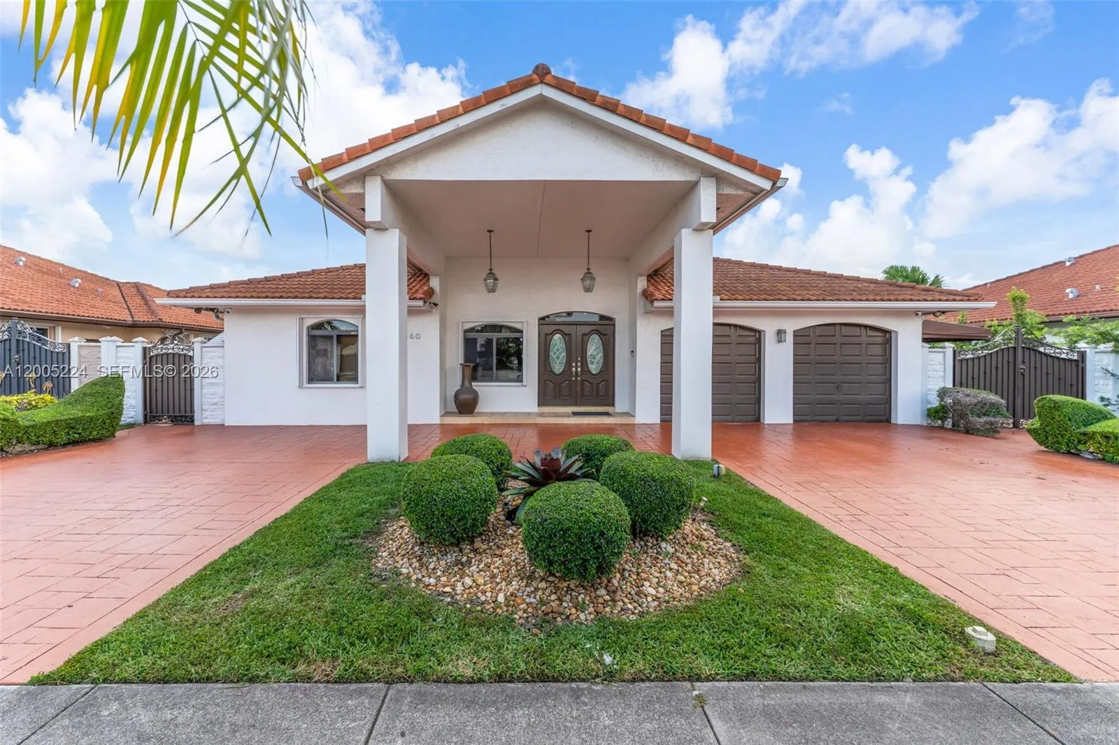 Foto de propiedad en 3160 SW 142nd Avenue, Miami, FL 33175 Miami con MLS# 