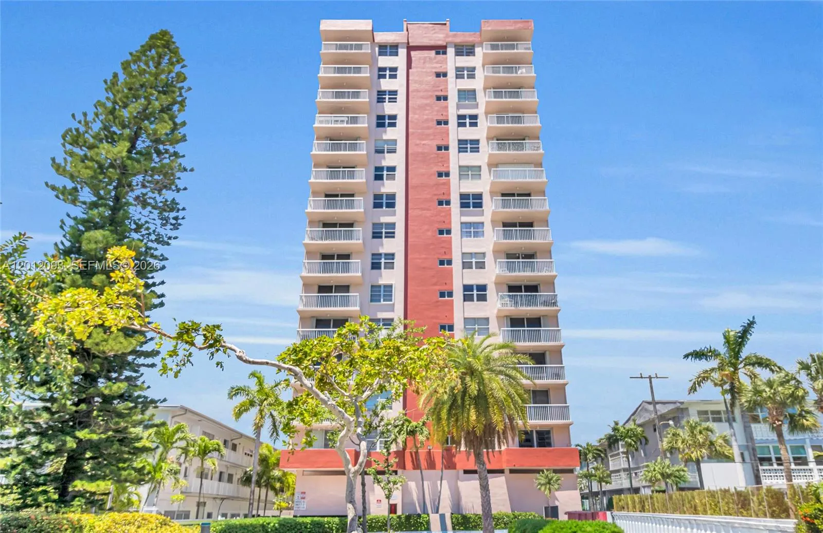 Foto de propiedad en 3161 S Ocean Drive 1107, Hallandale Beach, FL 33009 Hallandale Beach con MLS# 