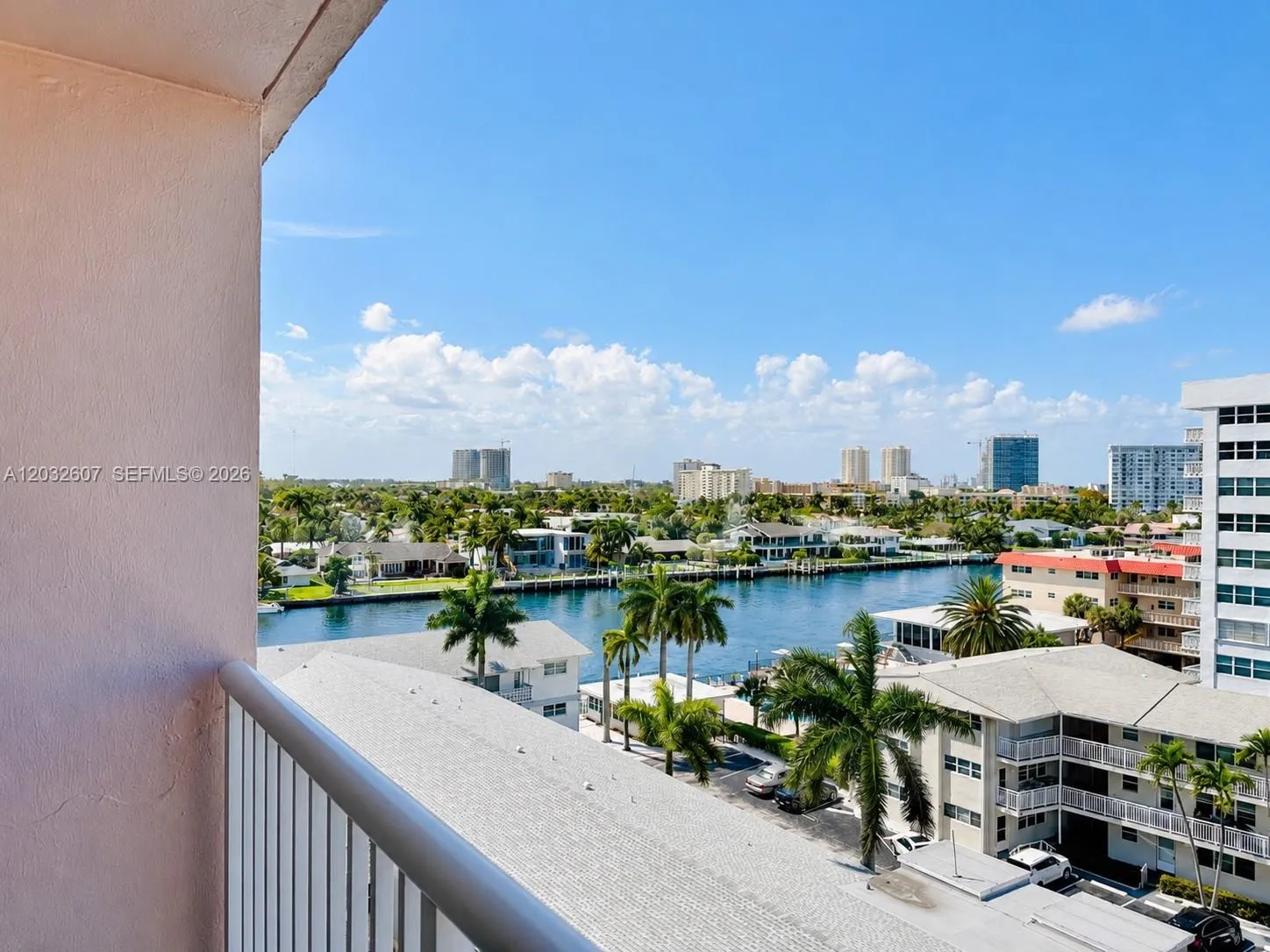 Foto de propiedad en 3161 S Ocean Drive 803, Hallandale Beach, FL 33009 Hallandale Beach con MLS# 