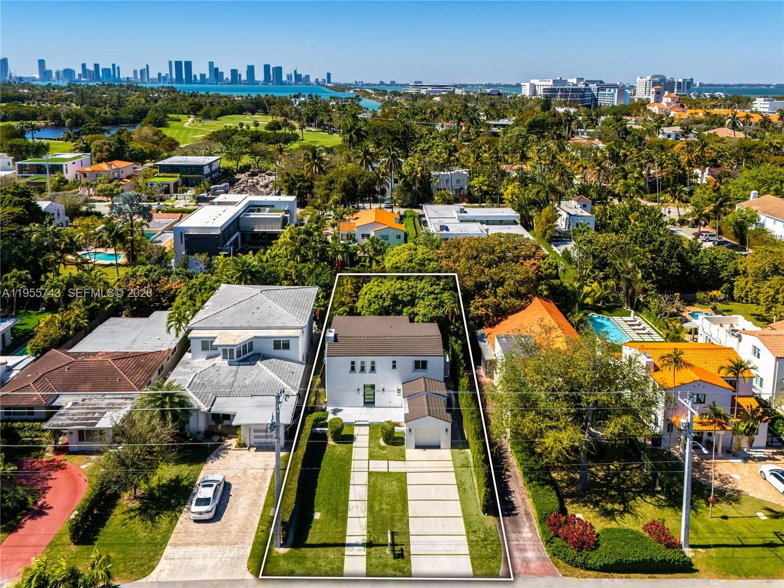 Foto de propiedad en 3166 Royal Palm Avenue, Miami Beach, FL 33140 Miami Beach con MLS# 