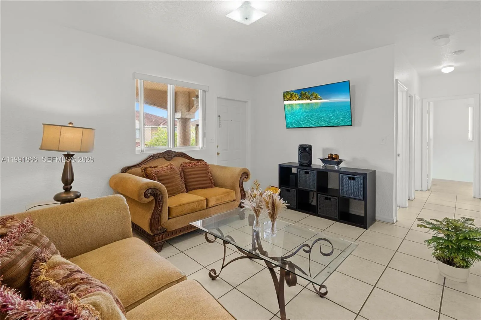 Vendido 317 E 3rd Street 201, Hialeah, FL 33010, Hialeah, FL 33010