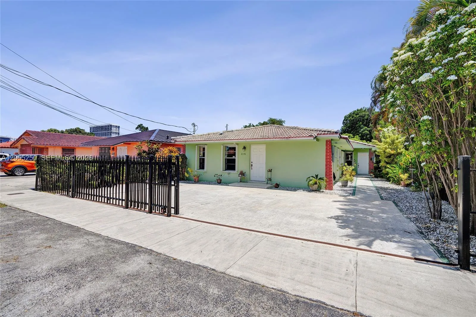Foto de propiedad en 3170 SW 26th Street, Miami, FL 33133 Miami con MLS# 