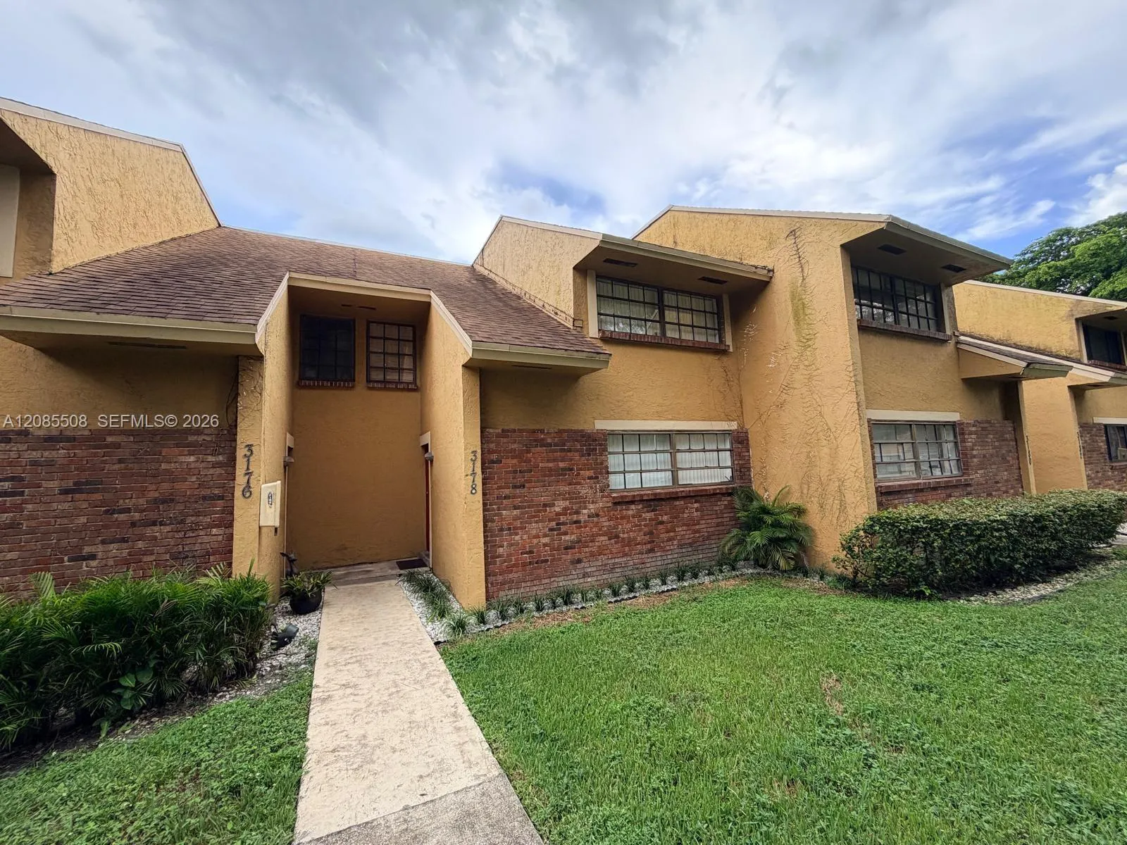 En Renta 3178 N Pine Island Road 805, Sunrise, FL 33351, Sunrise, FL 33351