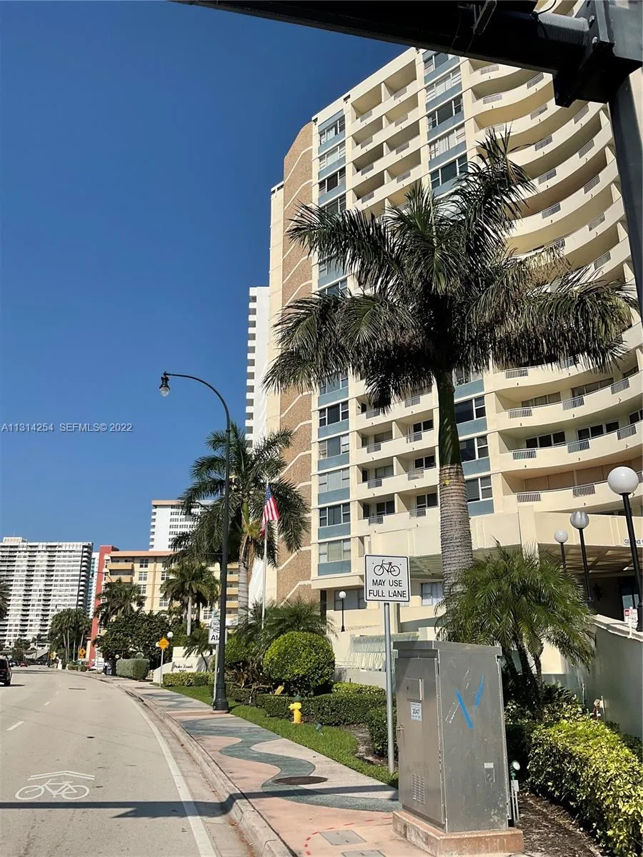 Foto de propiedad en 3180 S Ocean Drive 1503, Hallandale Beach, FL 33009 Hallandale Beach con MLS# 