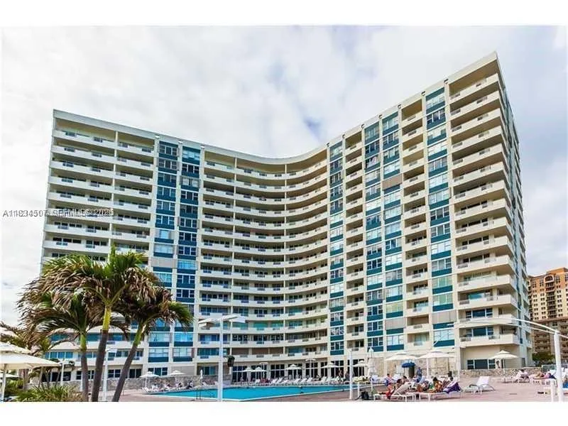Foto de propiedad en 3180 S Ocean Drive 1602, Hallandale Beach, FL 33009 Hallandale Beach con MLS# 