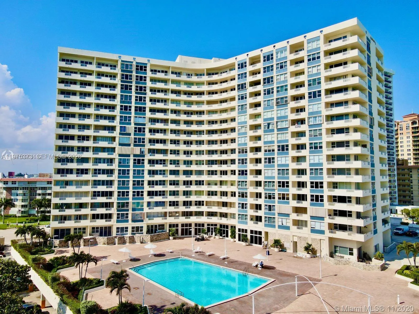Foto de propiedad en 3180 S Ocean Drive 201, Hallandale Beach, FL 33009 Hallandale Beach con MLS# 