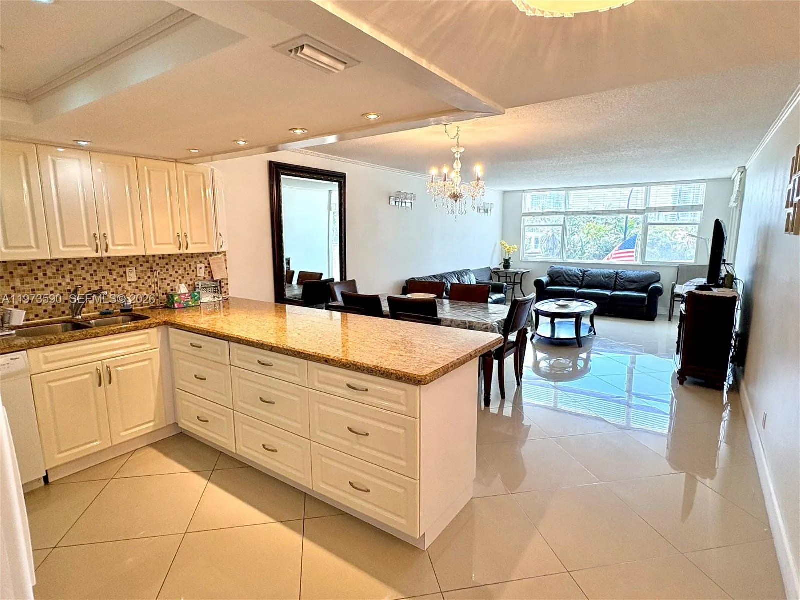 Foto de propiedad en 3180 S Ocean Drive 221, Hallandale Beach, FL 33009 Hallandale Beach con MLS#