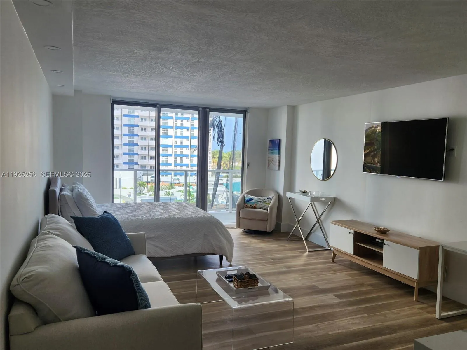 Foto de propiedad en 3180 S Ocean Drive 307, Hallandale Beach, FL 33009 Hallandale Beach con MLS# 