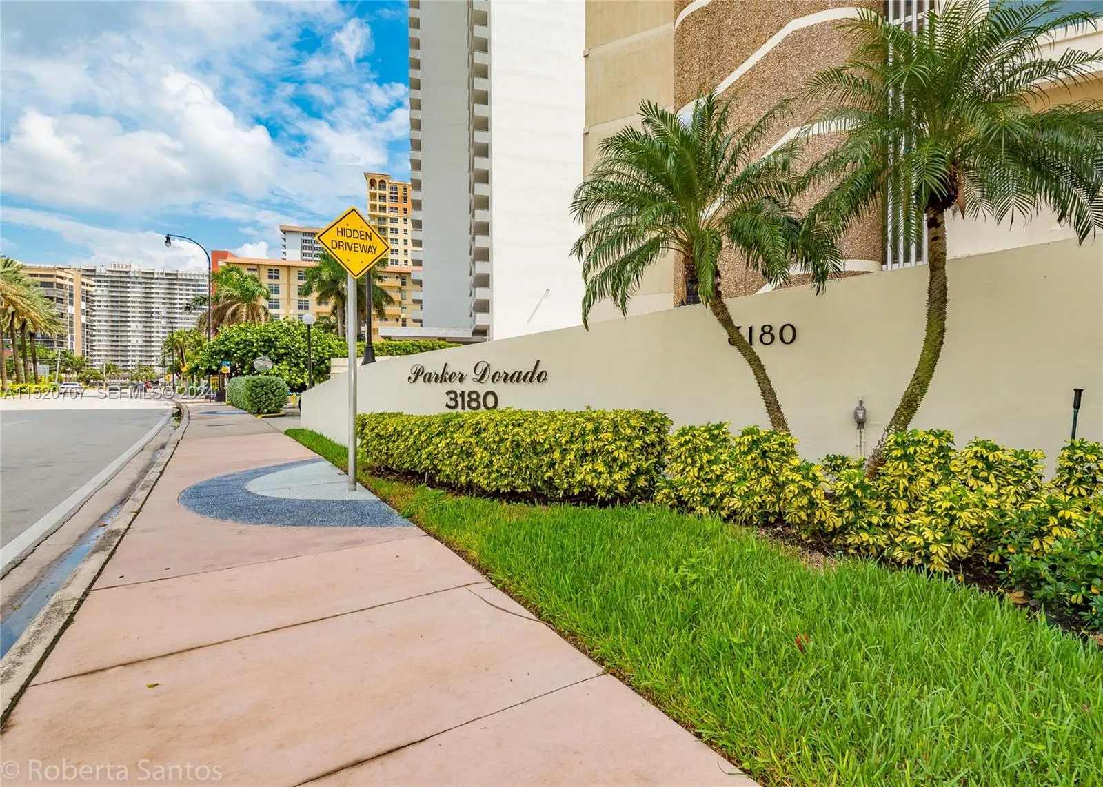 Foto de propiedad en 3180 S Ocean Drive 422, Hallandale Beach, FL 33009 Hallandale Beach con MLS# 
