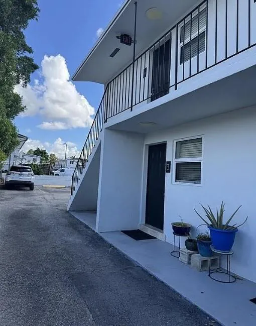 En Renta 3181 SW 18th Street 2, Miami, FL 33145, Miami, FL 33145