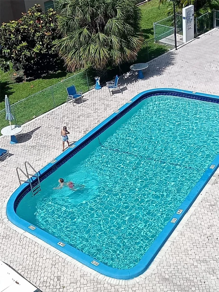 Foto de propiedad en 319 NE 14th Avenue 604, Hallandale Beach, FL 33009 Hallandale Beach con MLS#