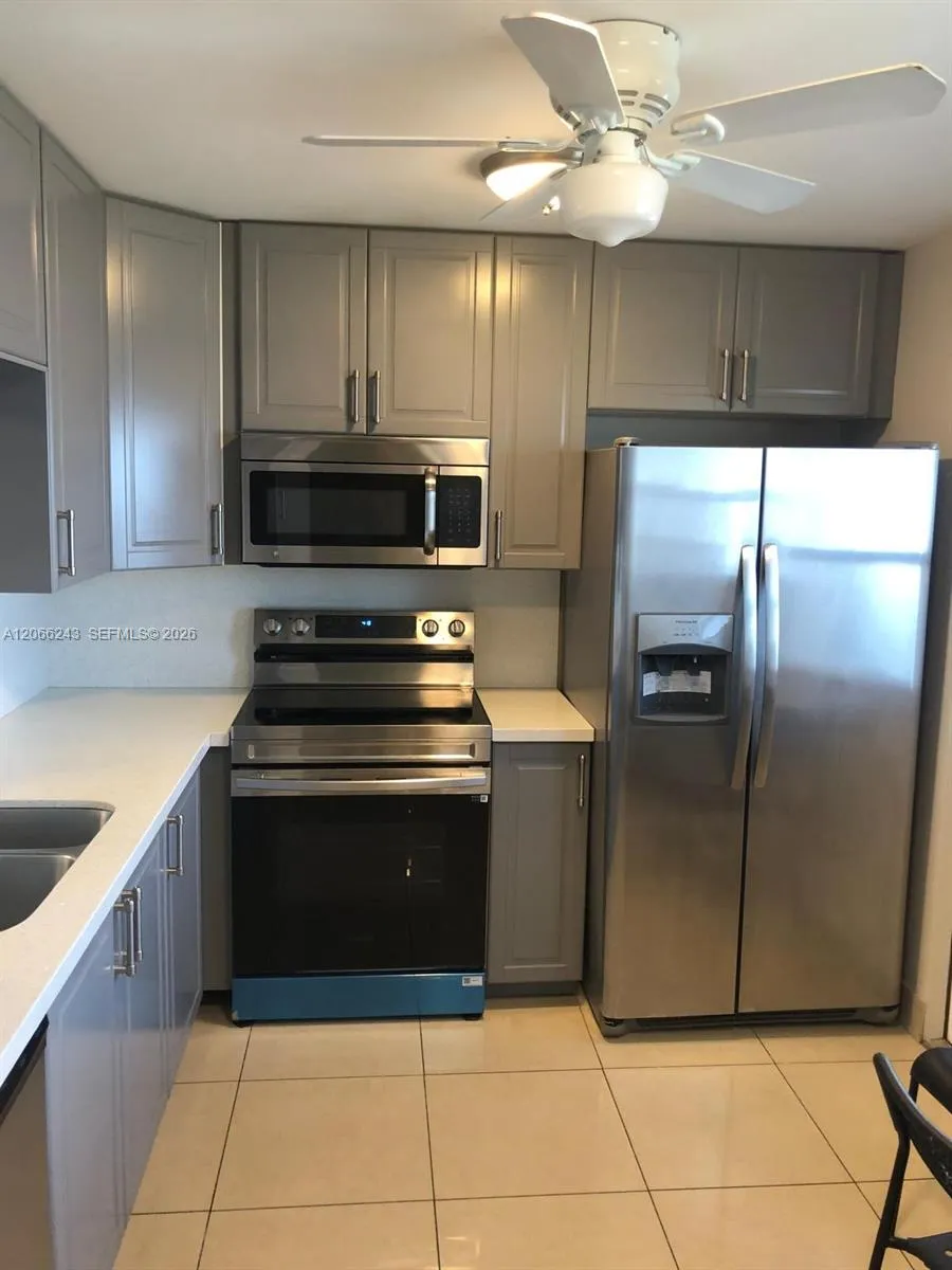 Foto de propiedad en 319 NE 14th Avenue 707, Hallandale Beach, FL 33009 Hallandale Beach con MLS#