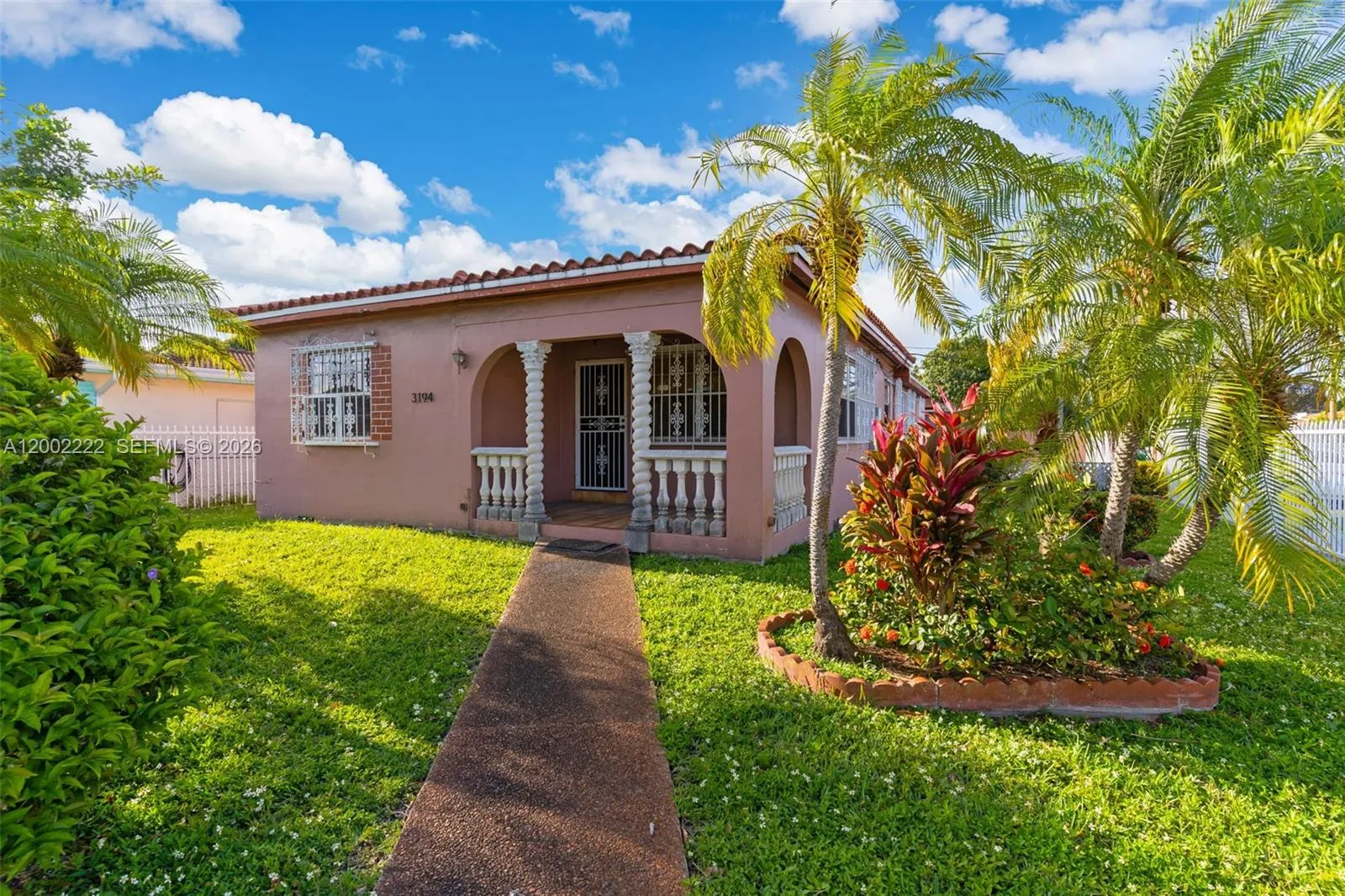 Vendido 3194 SW 6th Street, Miami, FL 33135, Miami, FL 33135