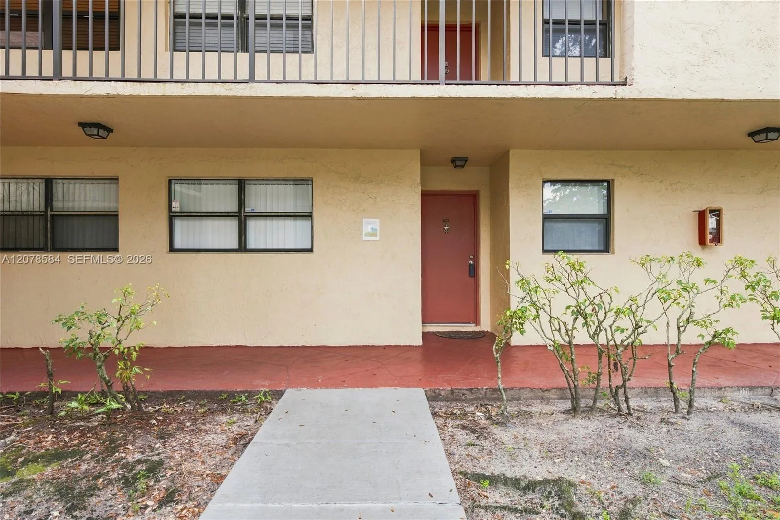 Foto de propiedad en 3199 Foxcroft Road 104, Miramar, FL 33025 Miramar con MLS# 