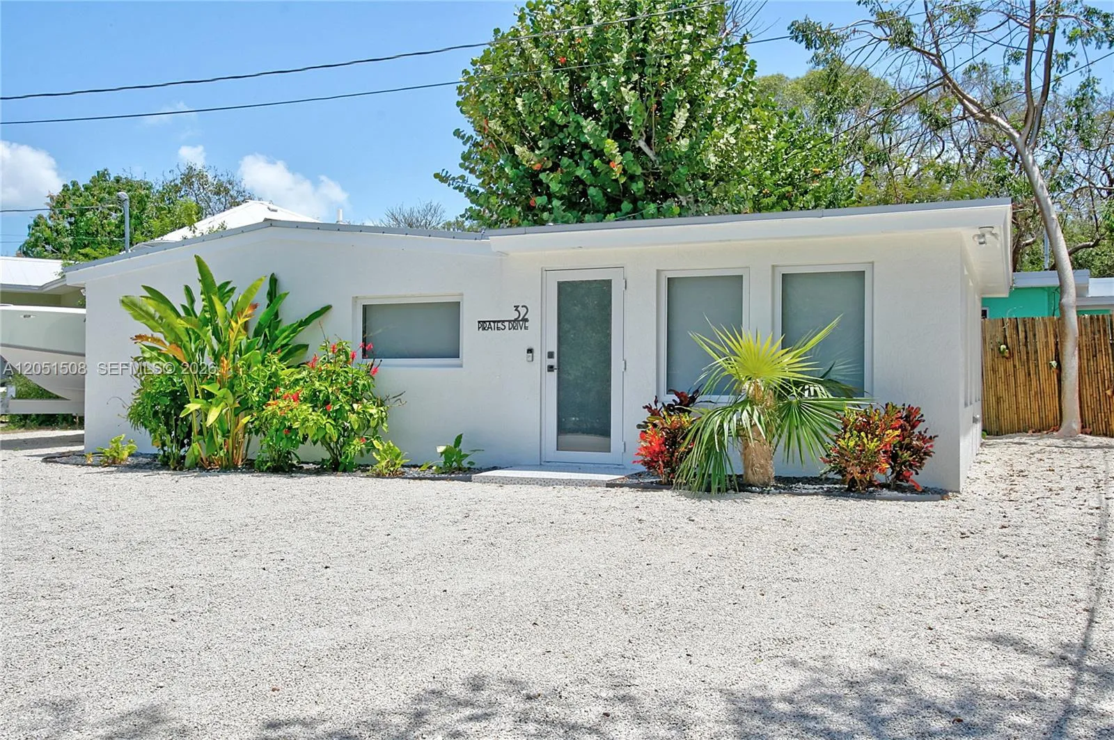 Foto de propiedad en 32 Pirates Drive, Key Largo, FL 33037 Key Largo con MLS# 