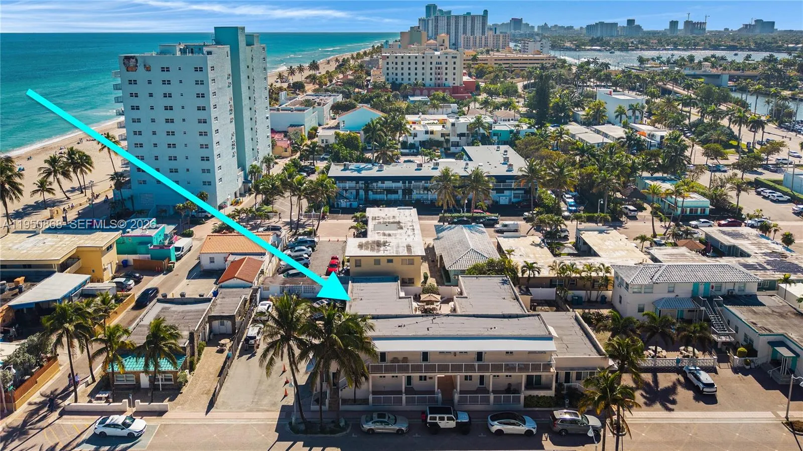 Foto de propiedad en 320 New York Street, Hollywood, FL 33019 Hollywood con MLS# 