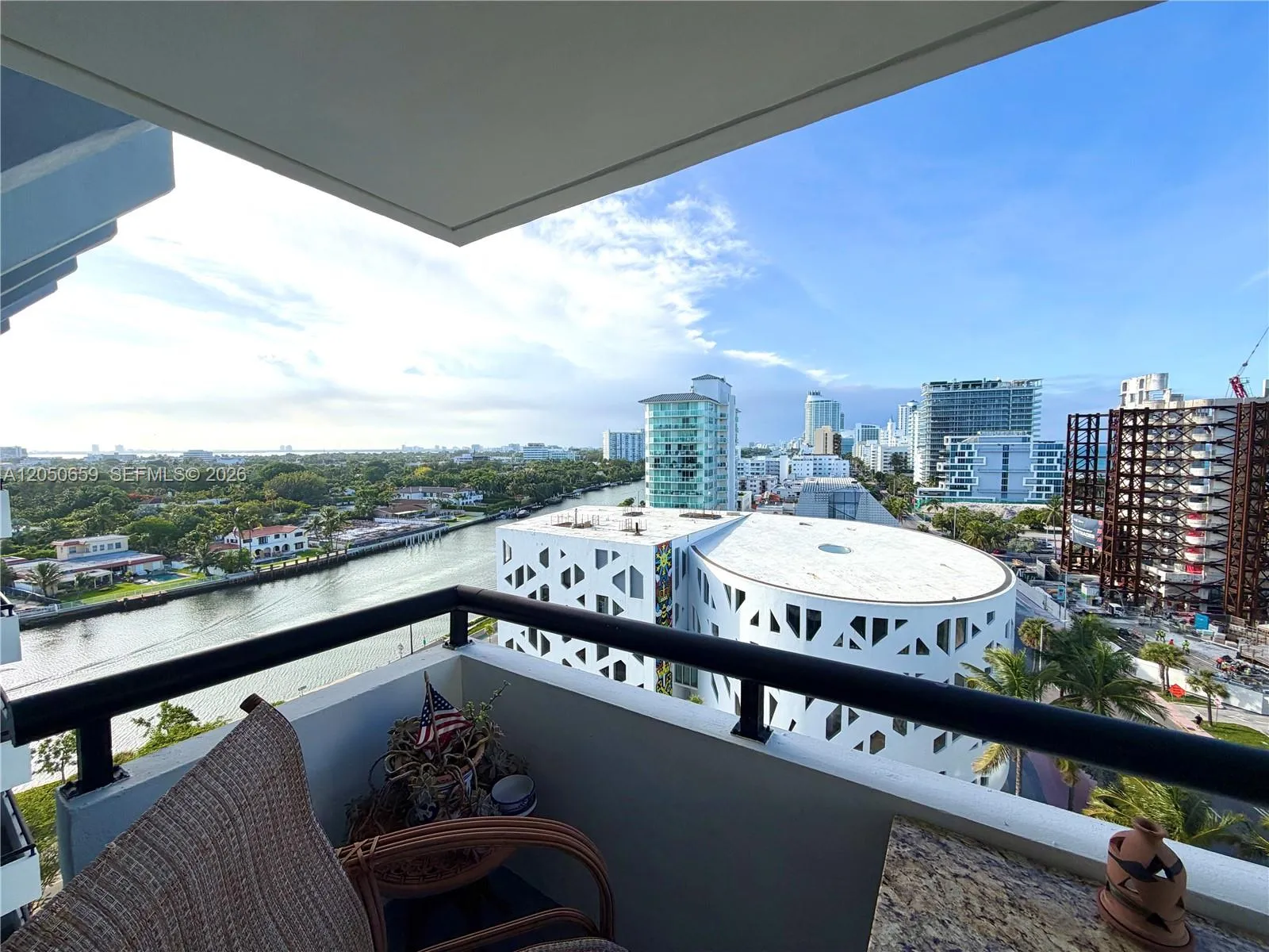 Foto de propiedad en 3200 Collins Avenue 10-1, Miami Beach, FL 33140 Miami Beach con MLS# 