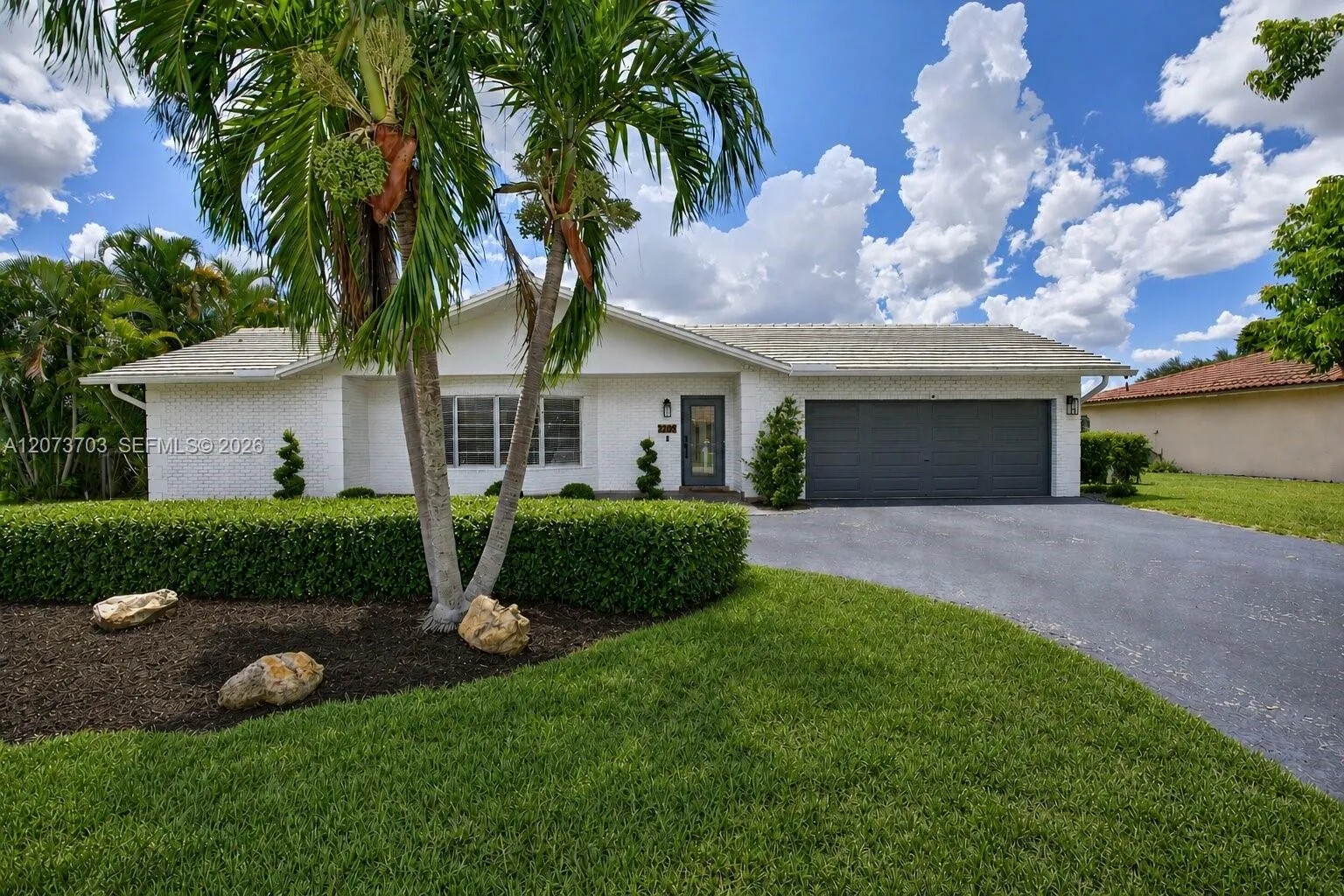 Foto de propiedad en 3200 NW 114th Terrace, Coral Springs, FL 33065 Coral Springs con MLS# 