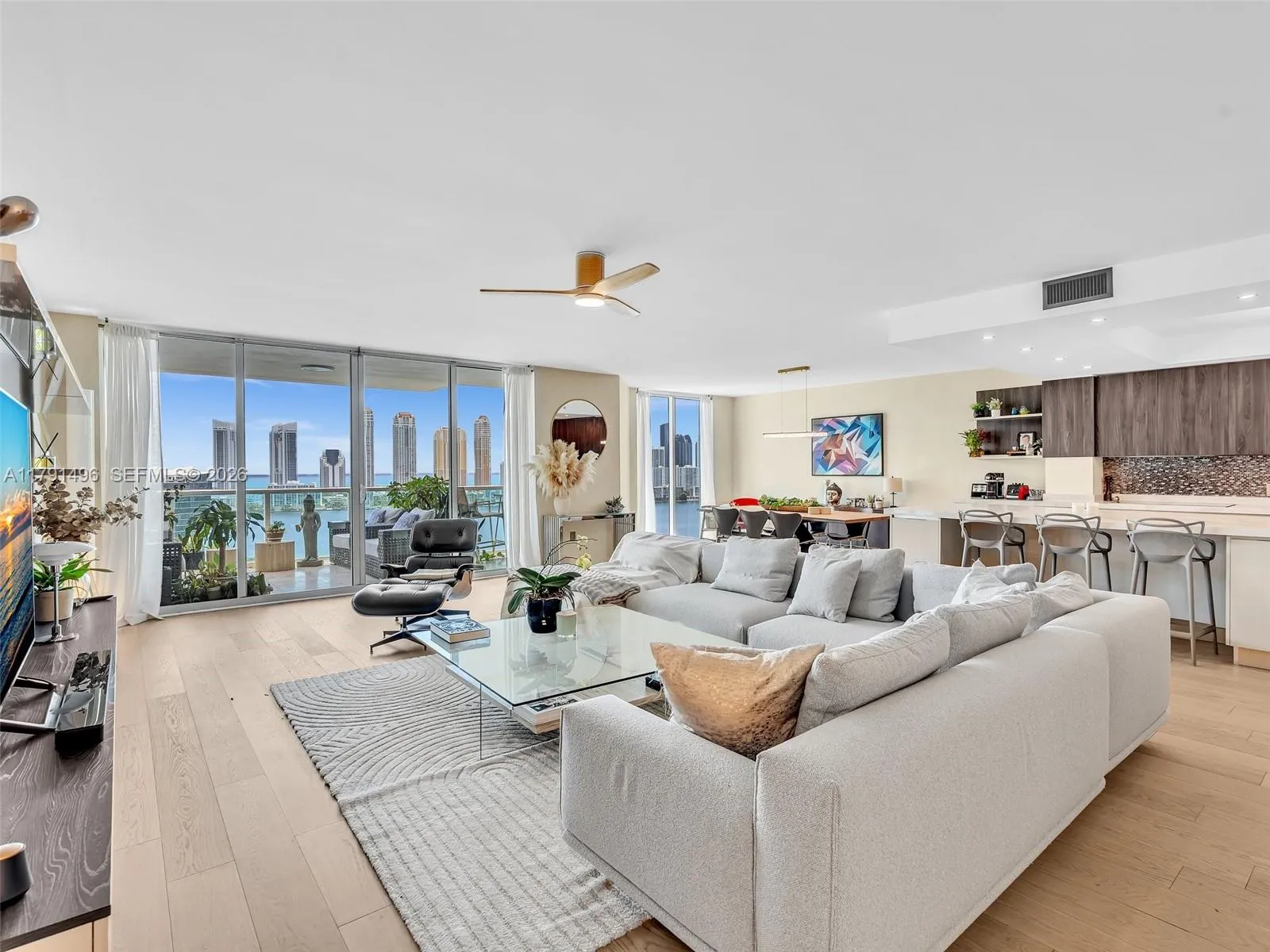 Foto de propiedad en 3201 NE 183rd Street 2102, Aventura, FL 33160 Aventura con MLS# 